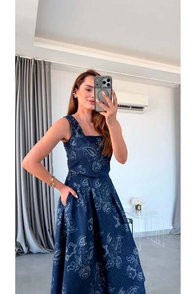 pelin yıldız butik Lacivert Riesa Kalın Askılı Crop