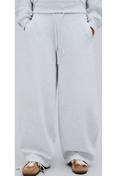 Hira Online Three-Thread Ruffled Curved Camisole with Waist Pockets, Adjustable Elastic Ultra Loose Barrel Fit Baggy Pants/Sweatpants