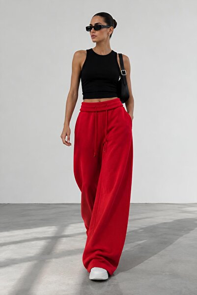 Hira Online Three-Thread Ruffled Curved Camisole with Waist Pockets, Adjustab...