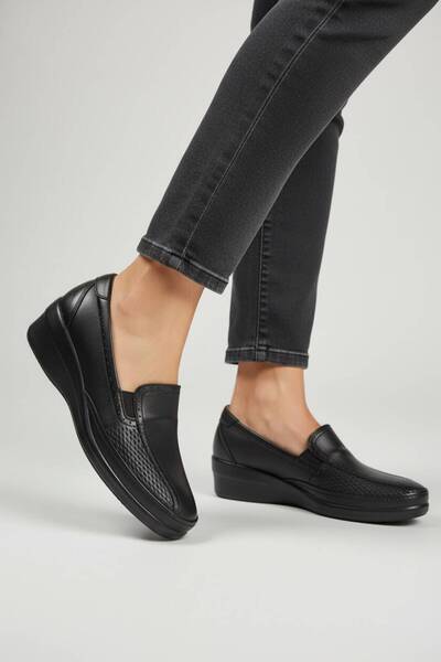 Ceyo Women's 100% Genuine Leather Orthopedic Shoes Special for Bone Protrusions