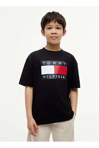 Tommy Hilfiger Siyah Erkek Çocuk Bisiklet Yaka Regular Fit Baskılı T-Shirt KB...