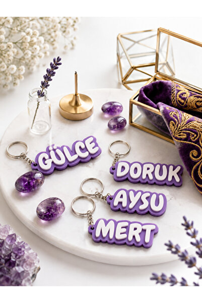 Moi&Co Kişiye Özel Tasarım İsim Yazılı 3d Anahtarlık - Mor Beyaz Renkli Hediy...
