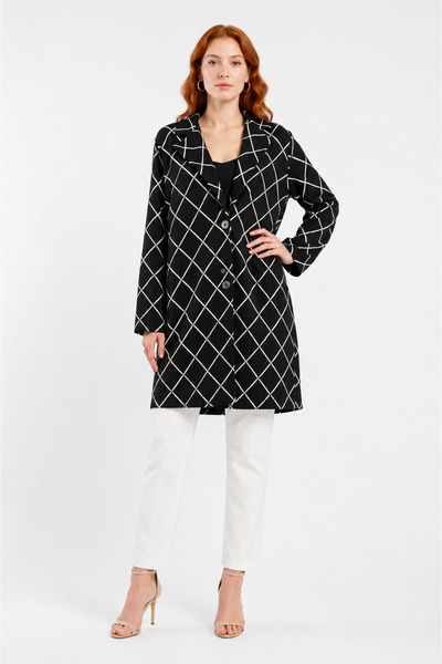 Neden Tekstil Women's Black and White Plaid Patterned Buttoned Cardigan