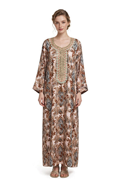 Rokon Dana Embroidered Floral Jubah with a Stylish Modern Chest Design
