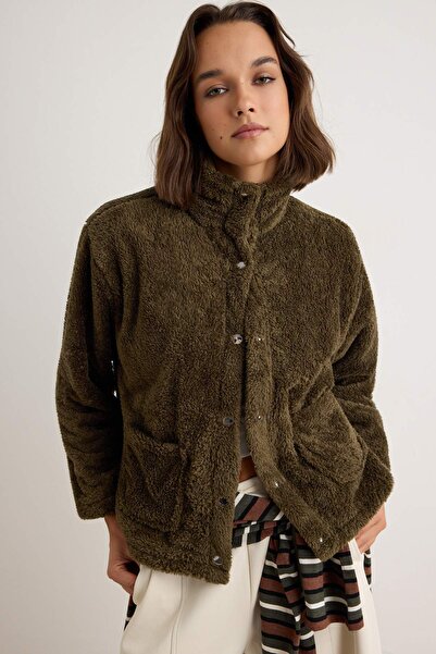 Trendyol Collection Khaki Plush Oversize Sweatshirt with Snap Pocket Detail a...