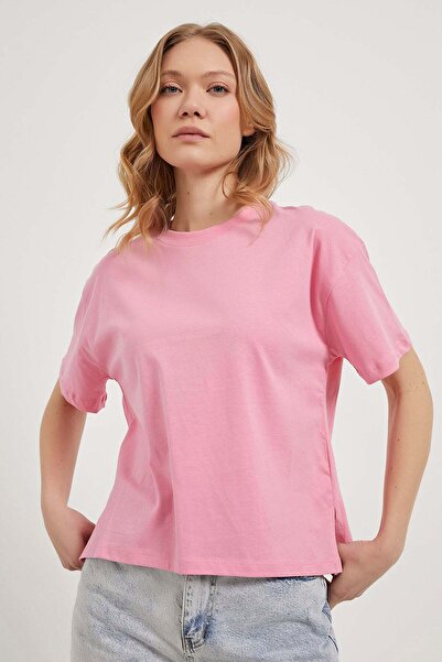 Arma Life Women's Slit Crew Neck Pink Crop T-Shirt