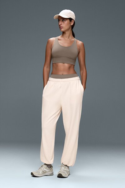 Oysho Medium-support Comfortlux sports bra with cups