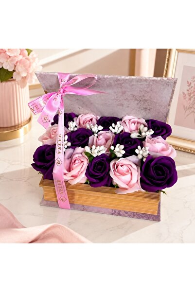 velve Aranjament floral cu 15 trandafiri din sapun, in cutie tip carte, cu mo...