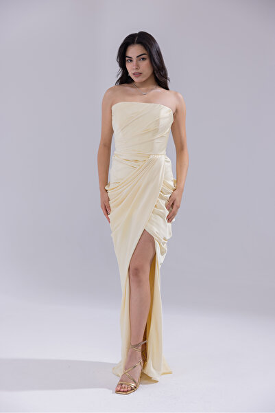 BDM Exclusive Saten Pileli Drape Detaylı Straplez Yırtmaçlı Uzun Abiye Elbise