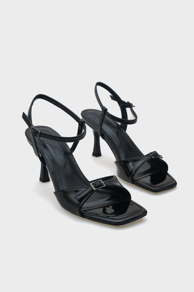 Capone Outfitters Dale Mid Heeled Ankle Strap Buckle Women's Sandals