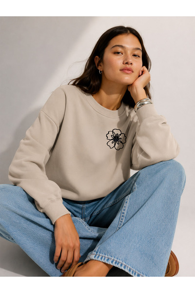 ESADE Kadın Siyah Gögüs Çiçek Baskılı Rahat Kalıp Bisiklet Yaka Bej Sweatshirt