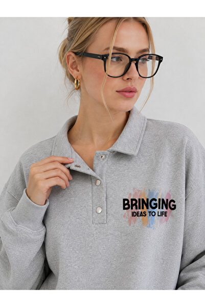 ESADE Kadın Gri Gögüs Baskılı Polo Yaka Çıt Düğmeli Düşük Omuz Sweatshirt