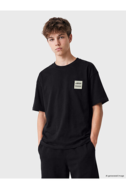 LC Waikiki Trendlucky Boys' T-Shirt with Oval Collar and Contrast