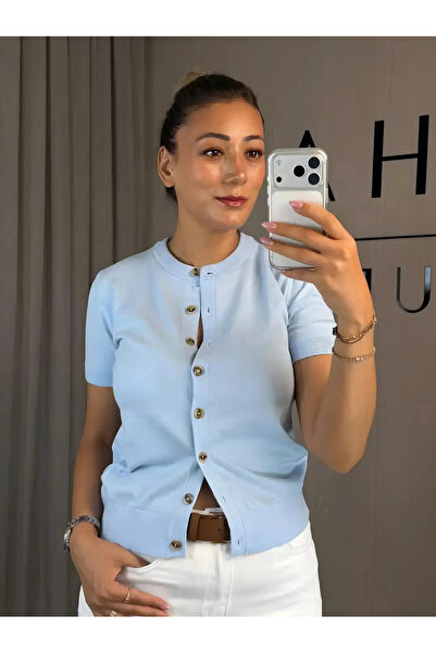 Bahar Düğme Detaylı İnce Triko Hırka