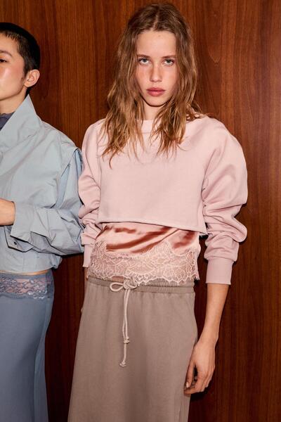 BUTE Allbucks Za*Ra Contrast Lace Detailed Crop Sweatshirt Abzra00025