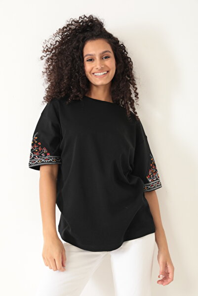 urban wear URBAN KADIN SİYAH Kolları Etnik Nakışlı Oversize Tişört - 2406