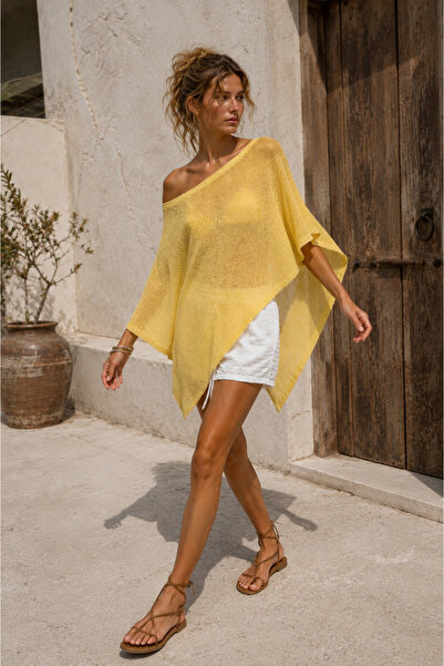 VEGA MODA Women's Poncho with Soft and Flexible Fabric, Low Shoulder Cut, Fin...