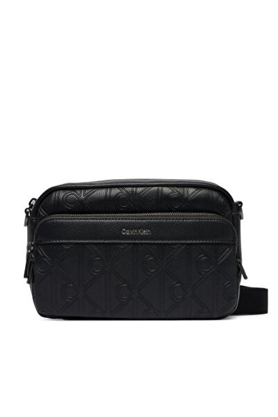 Calvin Klein DEBOSS CAMERA BAG SİYAH ERKEK ÇAPRAZ ÇANTA