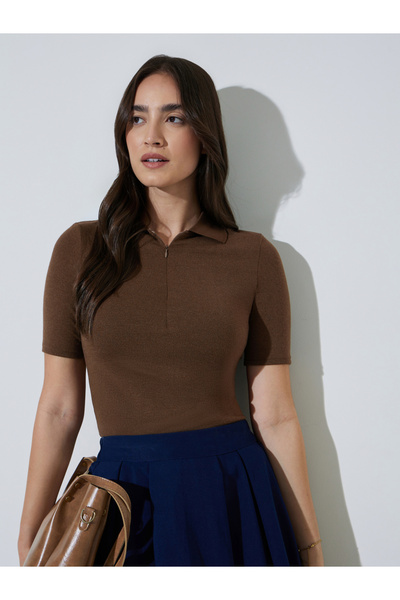 Styli Brown Collared Knitted Short Sleeve Top Front Zipper