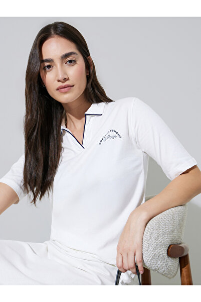 Styli Off White Polo T-Shirt with Contrast Trim and Slogan Print