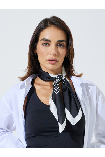 Styli Black Striped Neck Scarf