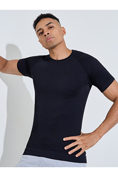 Styli Men Black Raglan Sleeve Body Shapewear