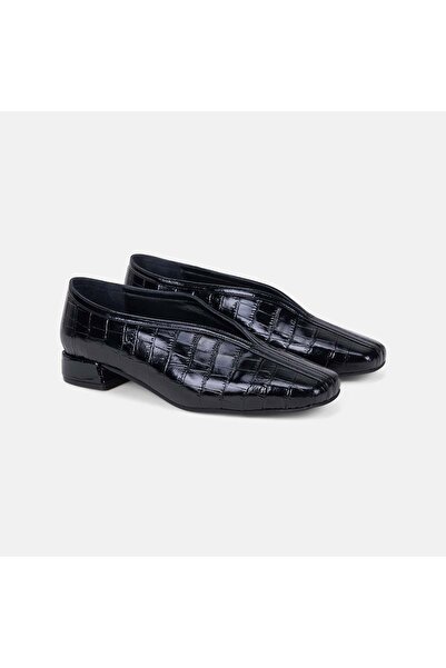 Desa Women's Black Crocodile Printed V-Cut Casual Patent Leather Shoes