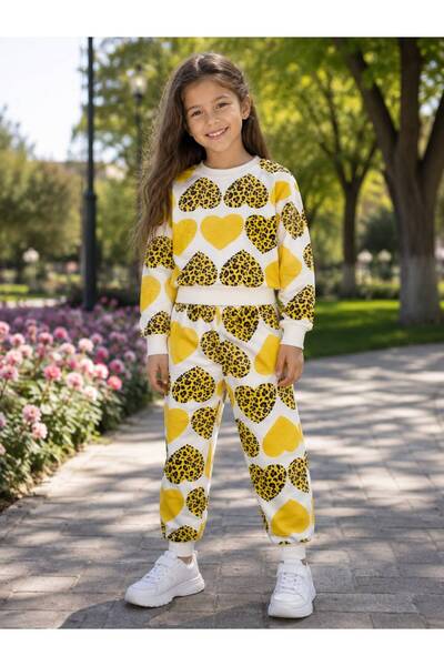 Arya Nisa Kids Girls' Heart-Embellished Top and Bottom Set