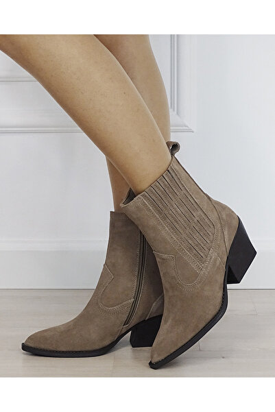 Ideal Shoes Κομψά μποτάκια στυλ ciocate χακί 6350A 117