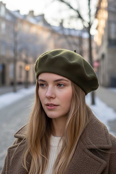Aware Time Women's Painter Angora Beret