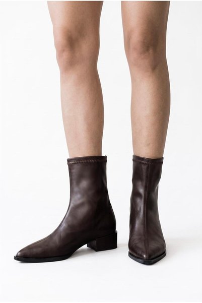 besoin shoes store Short Heeled Zippered Non-Slip Sole Boots Light Brown 3 cm