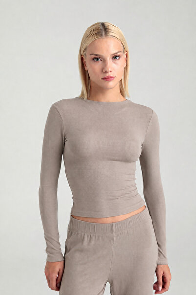 SHEISMONO Soft Rib Round Neck Blouse Mink