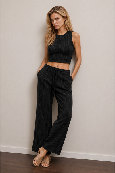 Kadın Crop Top ve Pantolonlu Yazlık Dokulu Takım