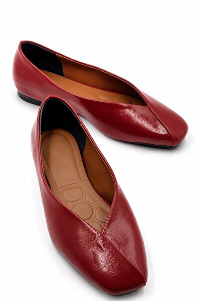 İX Nares Women's V-Neck Stitched Detailed Blunt Toe Comfortable Flat Ballerinas