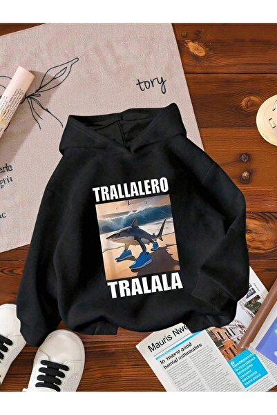 SVART WEAR Детски суичър с качулка с принт  "Тралалеро Тралала ", от пениран ...