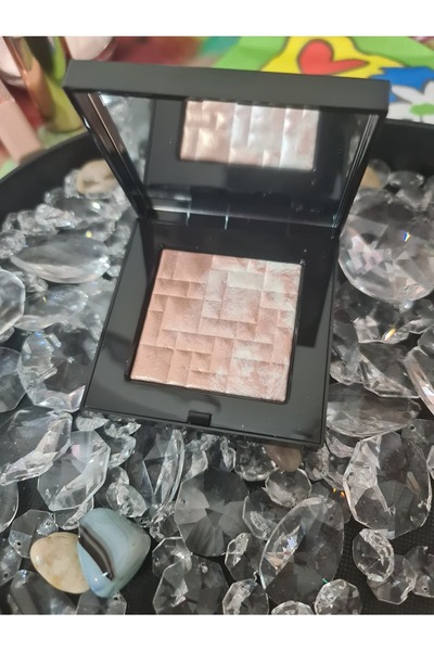 BOBBI BROWN Brightening