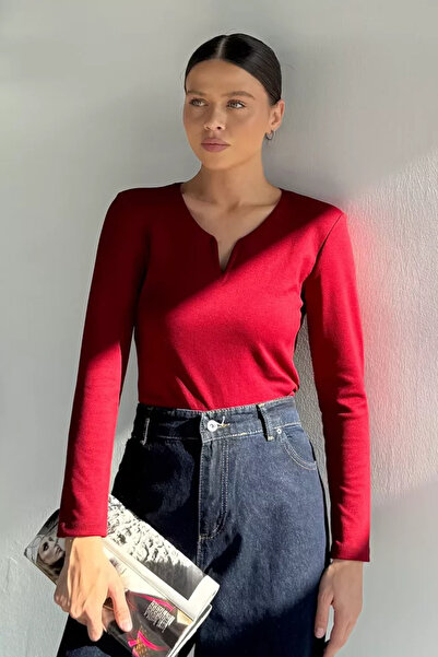 TOZLU Front Detailed V-Neck Basic Blouse