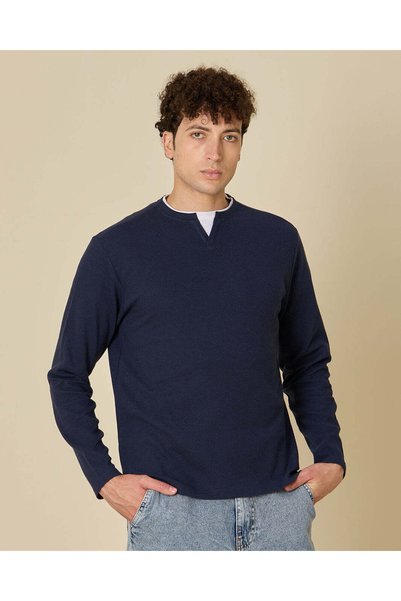 REDTAG تي شيرت رجالي بأكمام طويلة ونسيج مزخرف باللون الكحلي