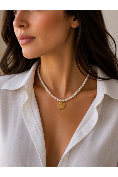 Histakı Women's Pearl Clover Necklace