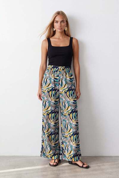 Trend Alaçatı Stili Women's Green Pocketed Wide Leg Palazzo Trousers Alc-X15593