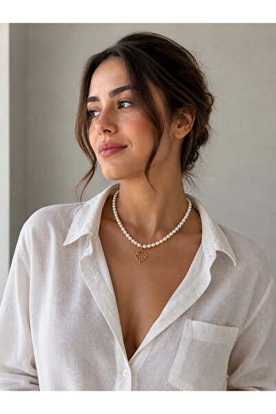 Histakı Women's Clover Pendant Pearl Necklace