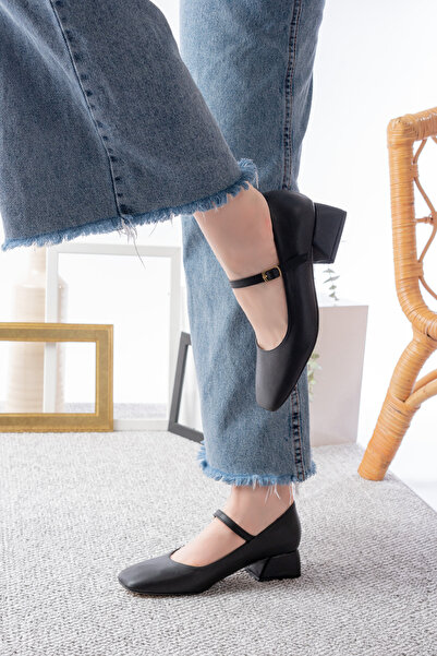 FRZZ Women's Mary Jane Single Strap Low Heel Shoes