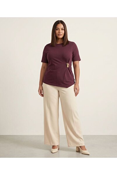 BLOUSE Kadın Mürdüm Yanı Gold Detaylı Bisikilet Yaka T-Shirt