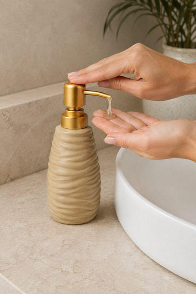 KLARHAUS Wavy Wavy Textured Premium Gold Pump Decorative Liquid Soap Dispenser – 400 ml – 18 cm X 7 cm