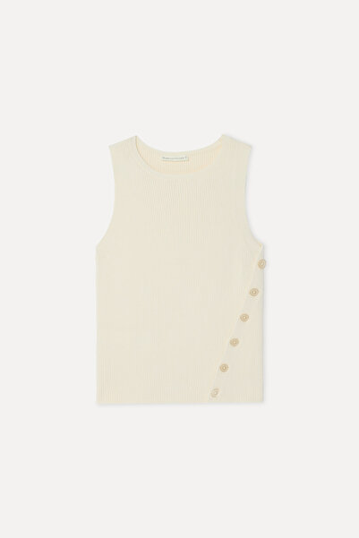 Mudo Women's Ecru Fitted Crew Neck Sleeveless Sweater