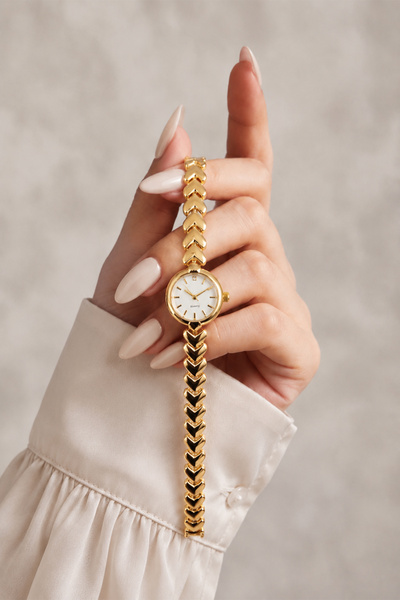 GANYMET Pinterest Women's Steel Watch Minimal Gold Color Vintage |   Old Mone...