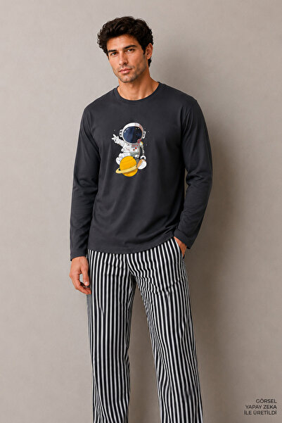 Erkek Pamuklu Üstü Baskılı Altı Çizgili Pijama Takımı