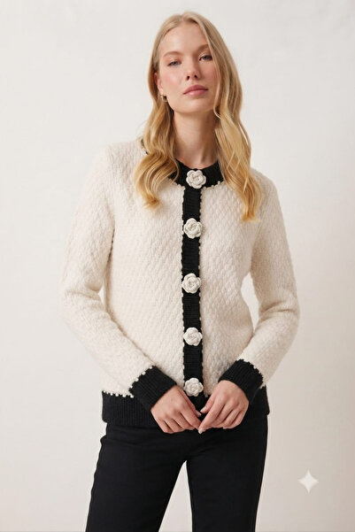 H&E LUXURY DESIGN Women's Ecru Black Detailed Floral Buttoned Knitwear Crew N...