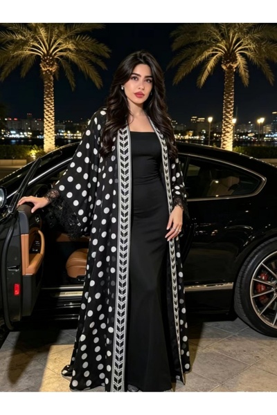Classy She طقم عباءة أنيق من الشيفون المنقط الكبير مع الدانتيل (يشمل غطاء الرأس)