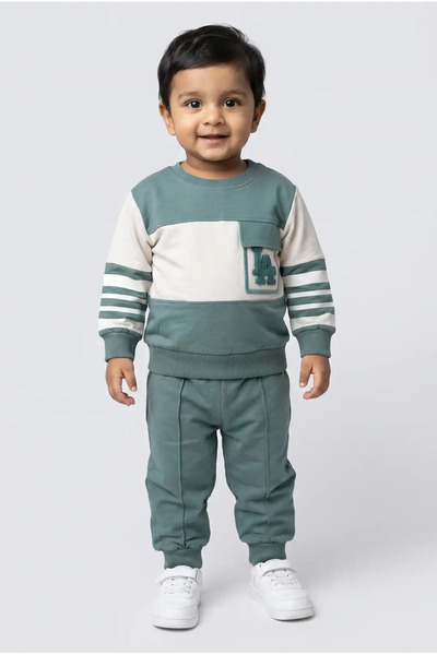SIRRI Boy's Color Blocked Embroidered Sweatshirt and Sweatpants 2-Piece Set